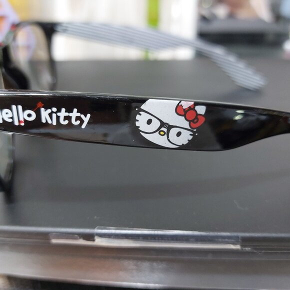 Rare Discontinued Clear HELLO KITTY UV Protection Sunglasses Black Frame - Picture 12 of 13